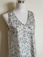 Load image into Gallery viewer, Love and Lustre Cotton Voile Short Nightie in Botanica Print LL881T